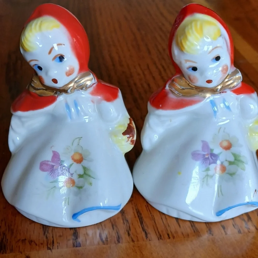 Red and‎ White Decorative Ceramic Accents